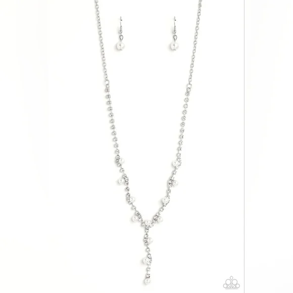 Upper Class Necklace - Picture 3 of 3